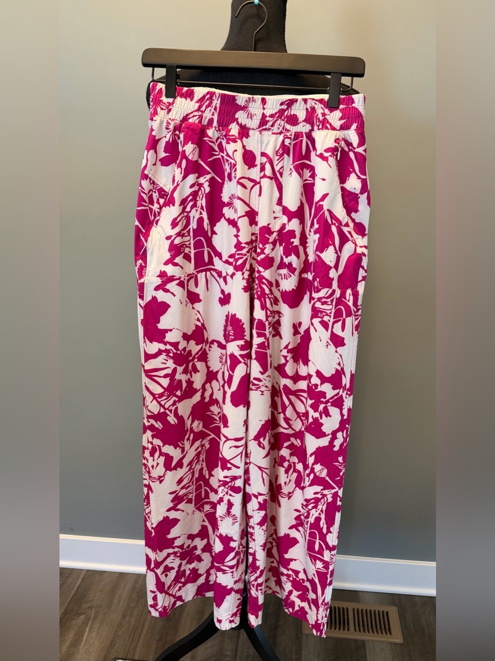 Lululemon Swift midrise wide leg pants